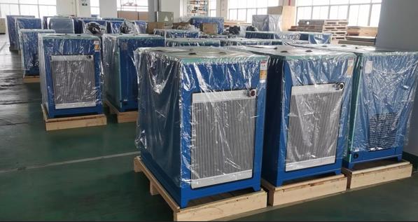 漢鐘空壓(yā)機庫存一(yi)角