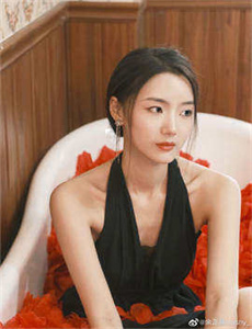 《美女全身光子-年经的继6》