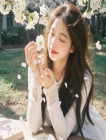 【深度分析】《异女身》的表演艺术与角色塑造 从艺术角度分析的专业分析